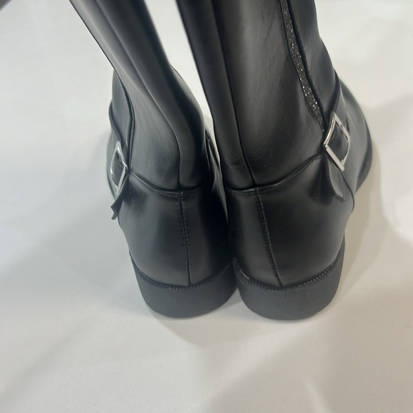 Knee high boots - Picture 4 of 5